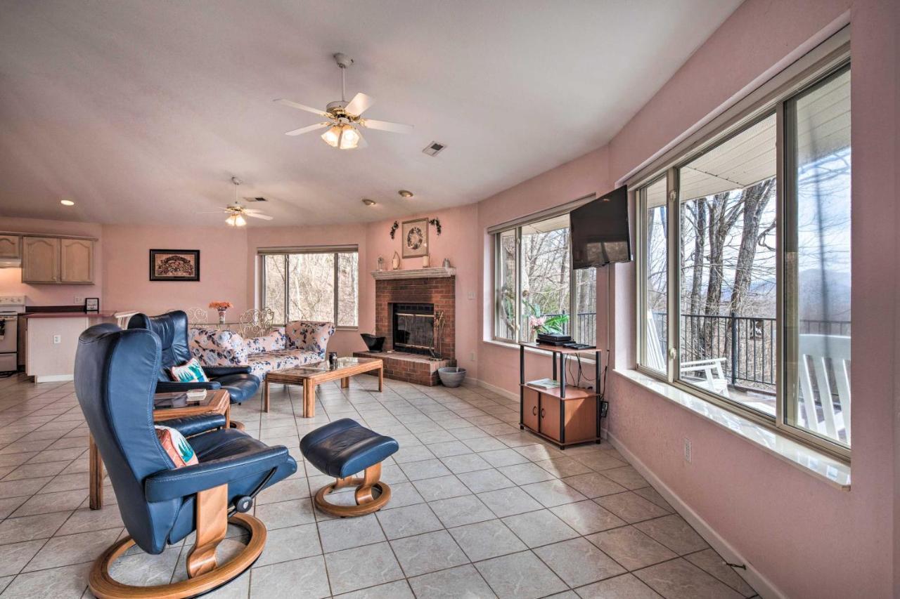 Charming Burnsville Apt With Mountain Views And Deck! المظهر الخارجي الصورة