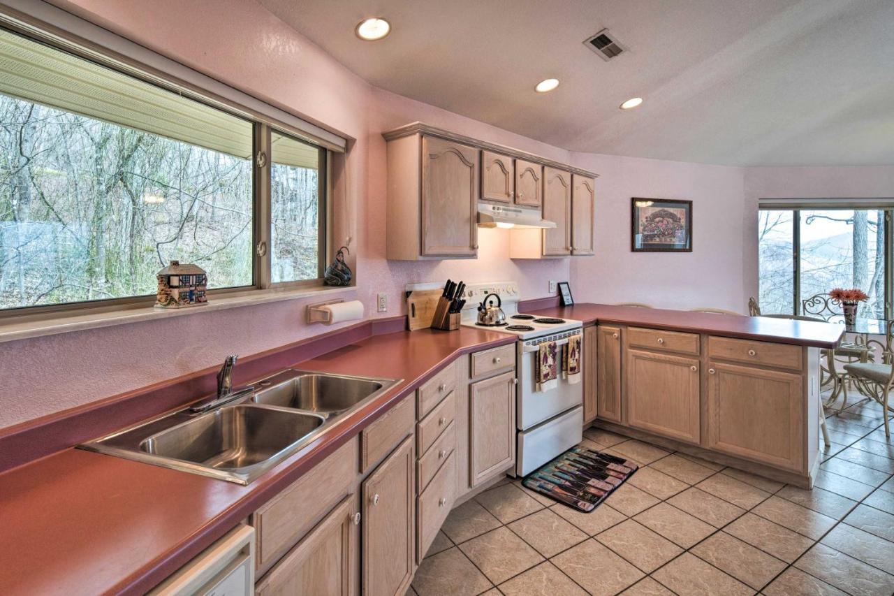 Charming Burnsville Apt With Mountain Views And Deck! المظهر الخارجي الصورة